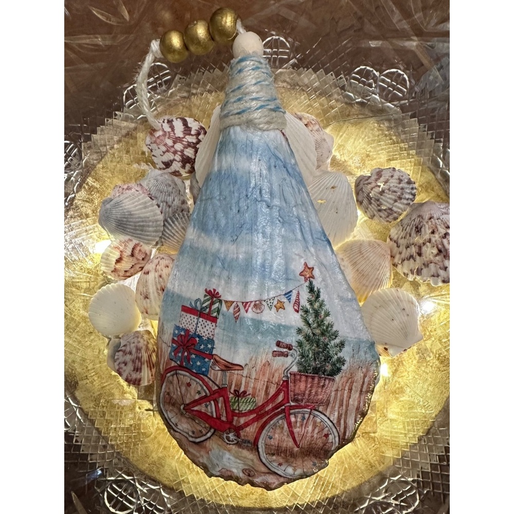 🌟 One-of-a-Kind Coastal Christmas Ornament – Handmade Full Pen Shell Décor
